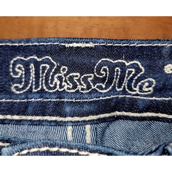 Miss Me‎ Women's Jeans Size 29 Dark Wash Bootcut Mid-Rise Embellished Pockets - Picture 3 of 16